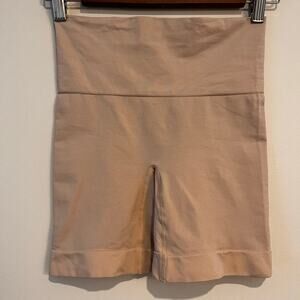 Spanx Shapewear Shorts Everyday Shaping Mid-Thigh Beige‎ Style 10149 Medium